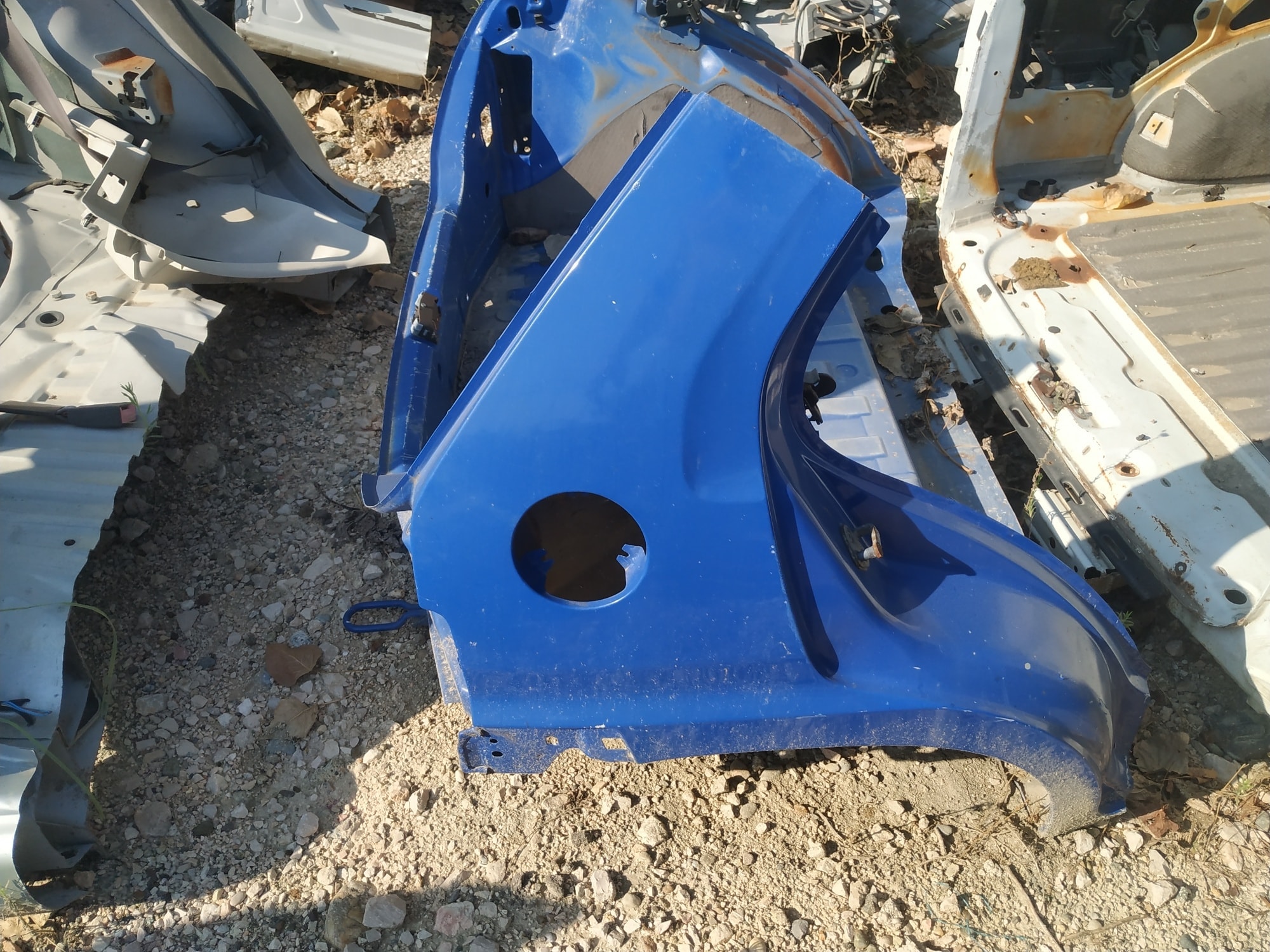 Peugeot  106 sağ arka camurluk 